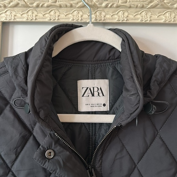 ZARA | Black Puffer Jacket with Stand-Up Collar - Picture 3 of 12